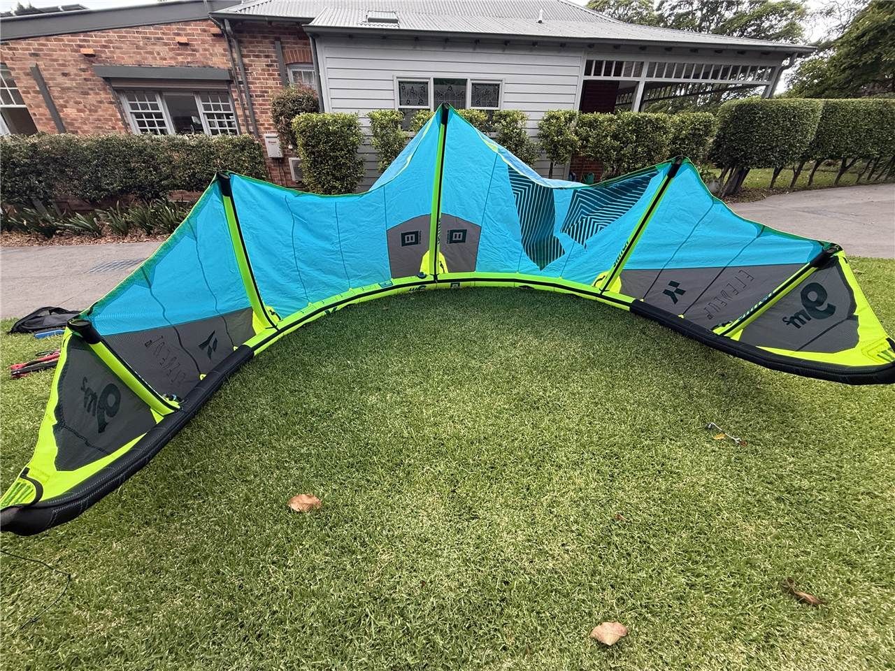 2023 Switch Kites Element 8 - Image 2