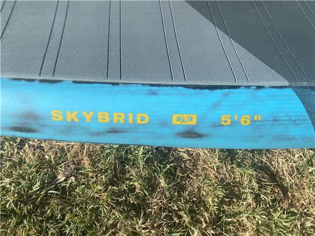 2025 Duotone Skybrid Sls Carbon - 5' 6", 70 Litres