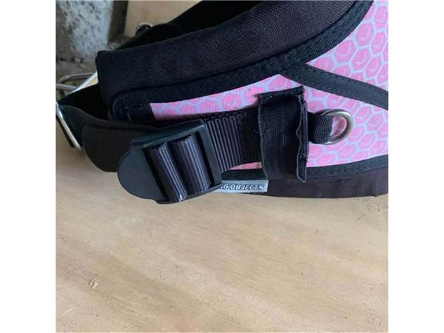 2 Harnesses (Small - Suit Kids)