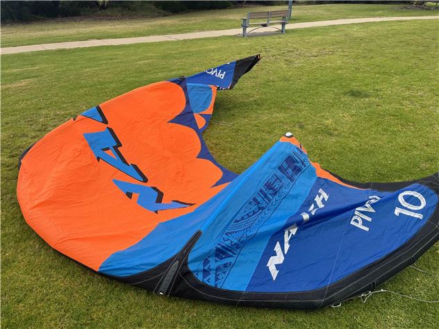 2022 Naish Pivot - 10 metre