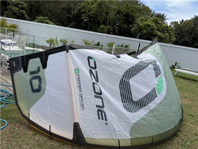 2025 Ozone Enduro Ultra X - 10 metre