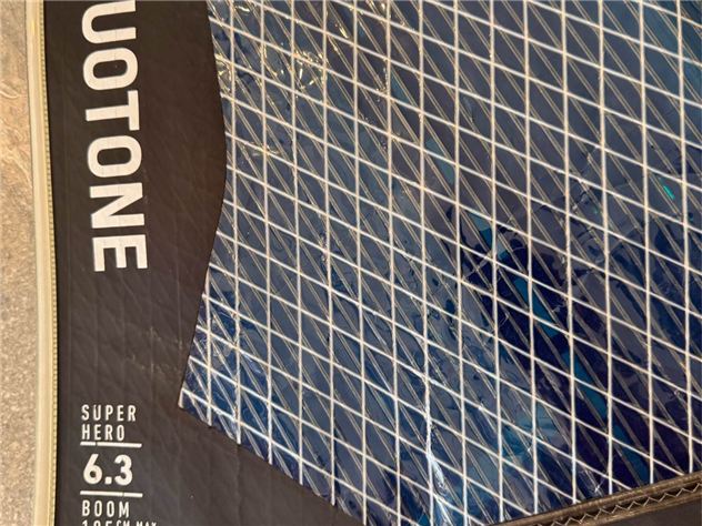 Duotone Super Hero - 6.3 metre