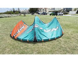 Naish Pivot 8 metre kiteboarding kite