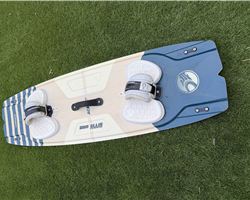 Cabrinha Ace Wood 141 cm kitesurfing twintip