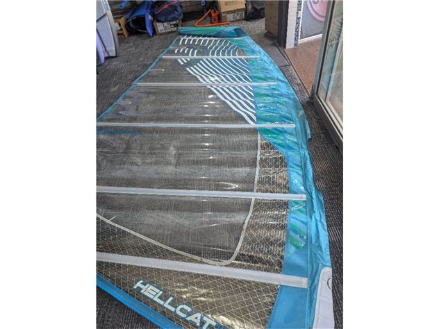 Neil Pryde Hellcat - 8.2 metre