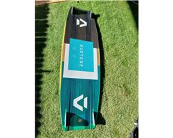 Duotone Select Sls 141 cm kitesurfing twintip