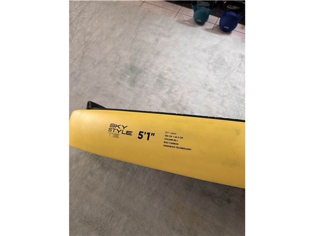 2023 Duotone Sky Style Team Edition - 5' 1", 85 Litres