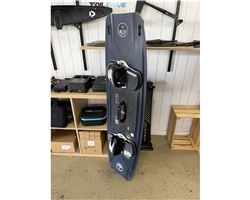 North Atmos Ultra 136 cm kitesurfing twintip