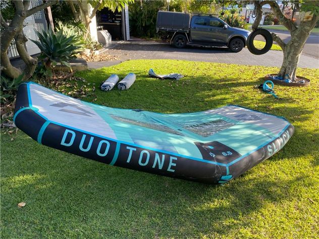 2022 Duotone Slick Quiver