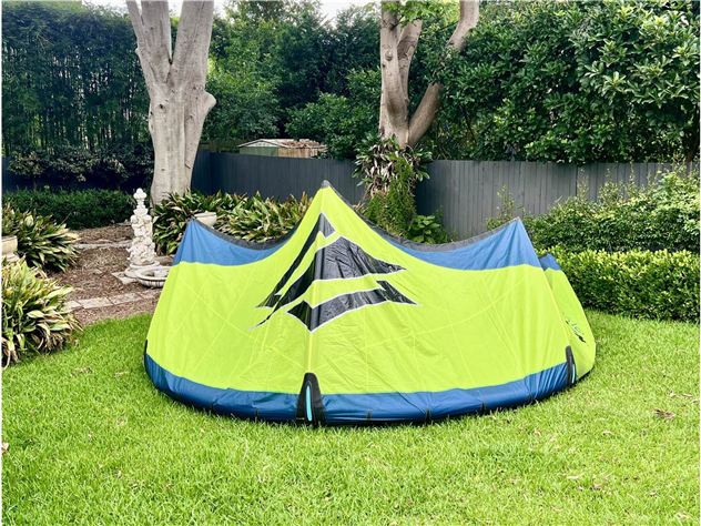 2025 Naish Pivot - 12 metre