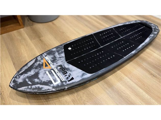 2025  Bold Boards. Roboto Foil Drive Trench - 5' 0"