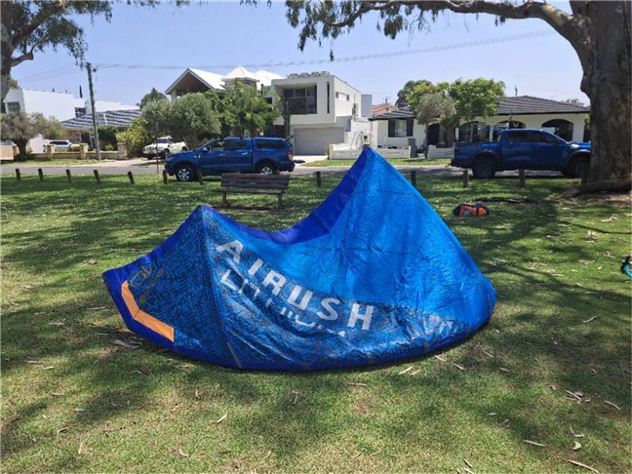 2016 Airush Lithium - 10 metre