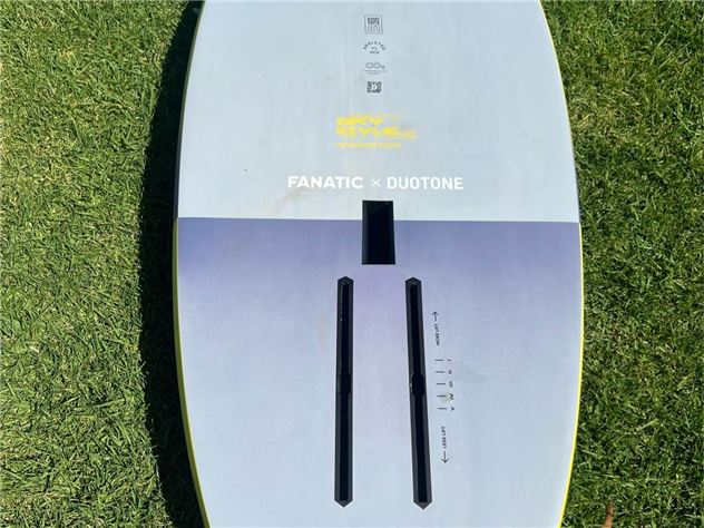 2023 Duotone Sky Style Team Edition - 5' 1", 85 Litres