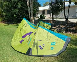 Duotone Dice 8 metre kitesurfing kite