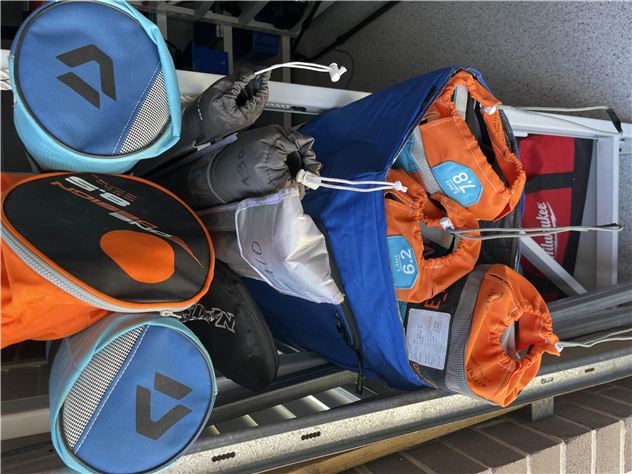 Duotone Sails Boom And Masts Duotone And Neil Pr - 7.3 metre