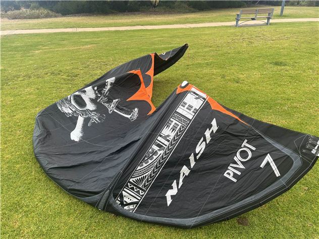 2022 Naish Pivot - 7 metre