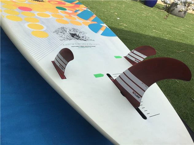 2015 Quatro Pyramid - 228 cm, 84 litres