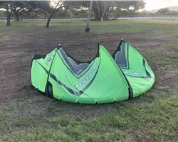 Naish Pivot + Torque Bar 9 metre kiteboarding kite