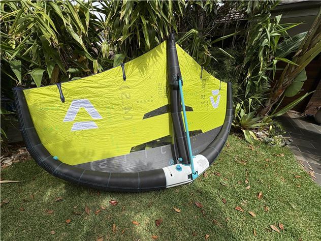 2024 Duotone Slick - 4.5 metre