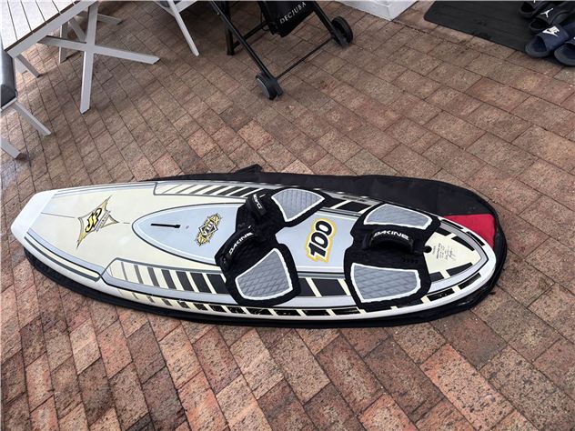 Neil Pryde Sail Madt And 2  Booms