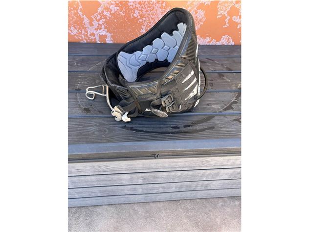 2010 Dakine Hawaii Pro Harness