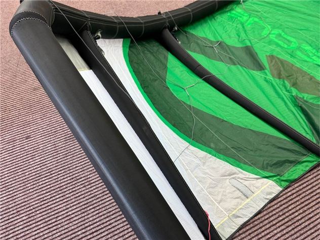 2019 Ozone Amp V1 - 9 metre