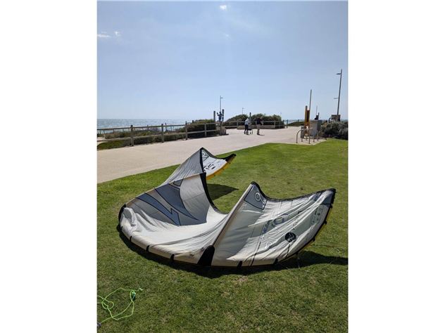 2024 Naish Pivot Nvision - 9 metre