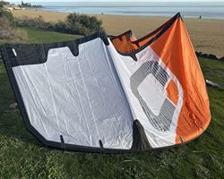 Ozone Enduro V4 14 metre kiteboarding kite