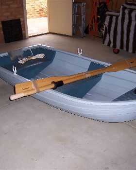For Sale 2.5 m fiberglass dingy with oars $450. Call 08 94077016