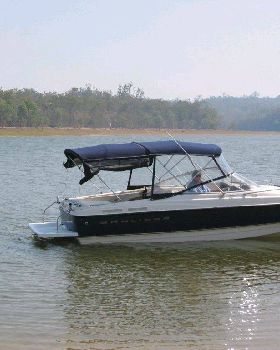 Bayliner at Tinaroo