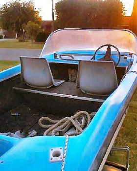 who built rthis boat