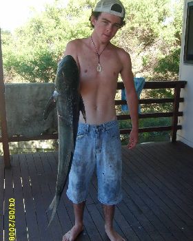 fishnbundy.com