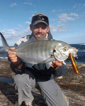 Fishing off the rocks 3kg Skippy on Gladiator Searcher 140 Red/Gold