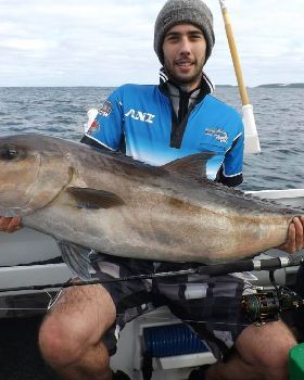 25kg Sambo using Samaki Vanquish Jig rod and Penn Torque