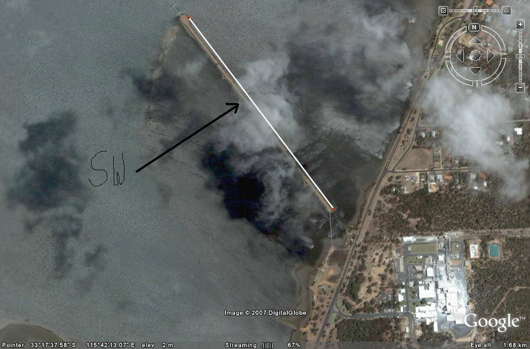 where i kite because no one wonts to spen 20m riding up wind to it it is sick 800m long all to my se