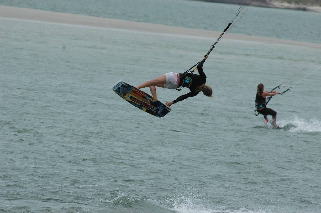 Girls in action at the 2008 Freestyle Nats at Elliott Heads