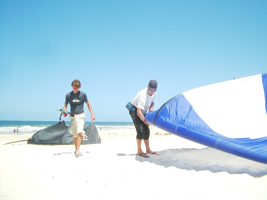 Ben Foote Queenslands only entrant in The Great Downwinder getting ready to kite to Sydney 