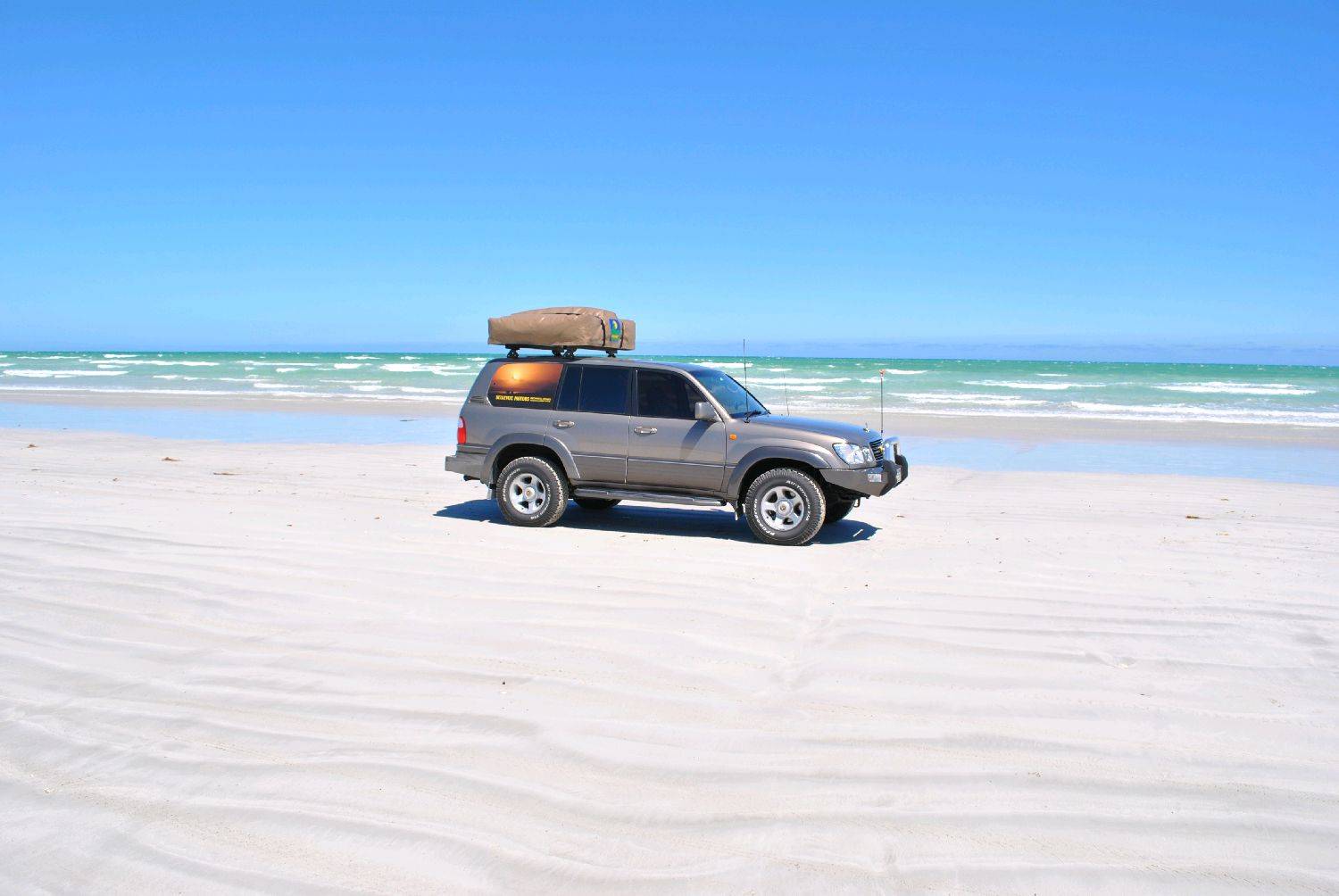pure white beaches at dicovery bay, 9deg water temp !!! 30deg day
