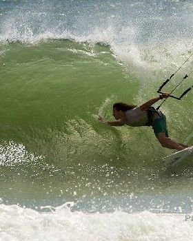 Kitesurfing