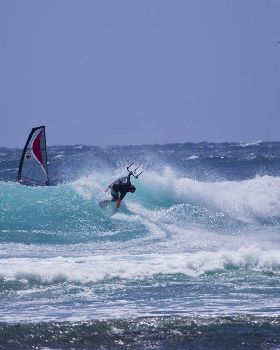 Kitesurfing