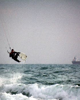 Kitesurfing
