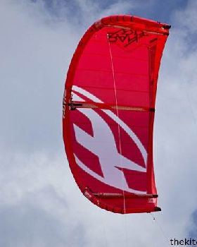 Kitesurfing