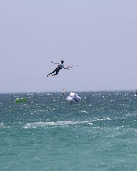 TARIFA STRAPLESS KITESURFING PRO 2016
