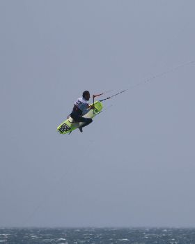 TARIFA STRAPLESS KITESURFING PRO 2016