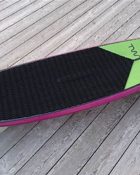 Kitesurfing