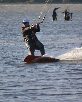 Kitesurfing