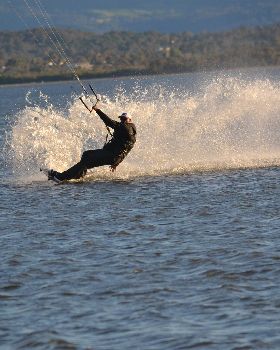 Kitesurfing