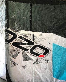 Kitesurfing