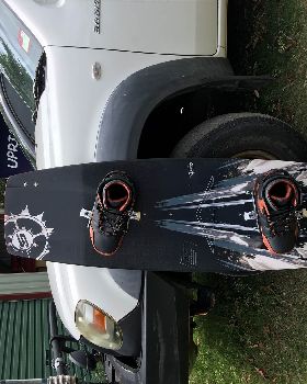 Kitesurfing