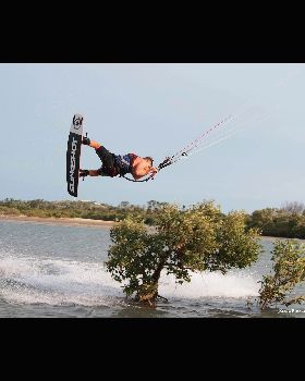 Kitesurfing